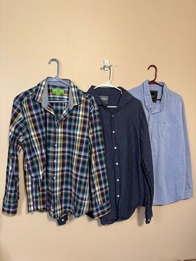 🚨🚨🚨3 for $35. Mens Button Down Casual Shirts. Size Large